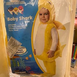 Yellow Baby Shark Halloween Costume 18-24 months